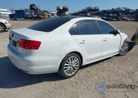 2013 Volkswagen Jetta 2.0L Tdi from USA, damaged, VIN 3VWLL7AJXDM392313